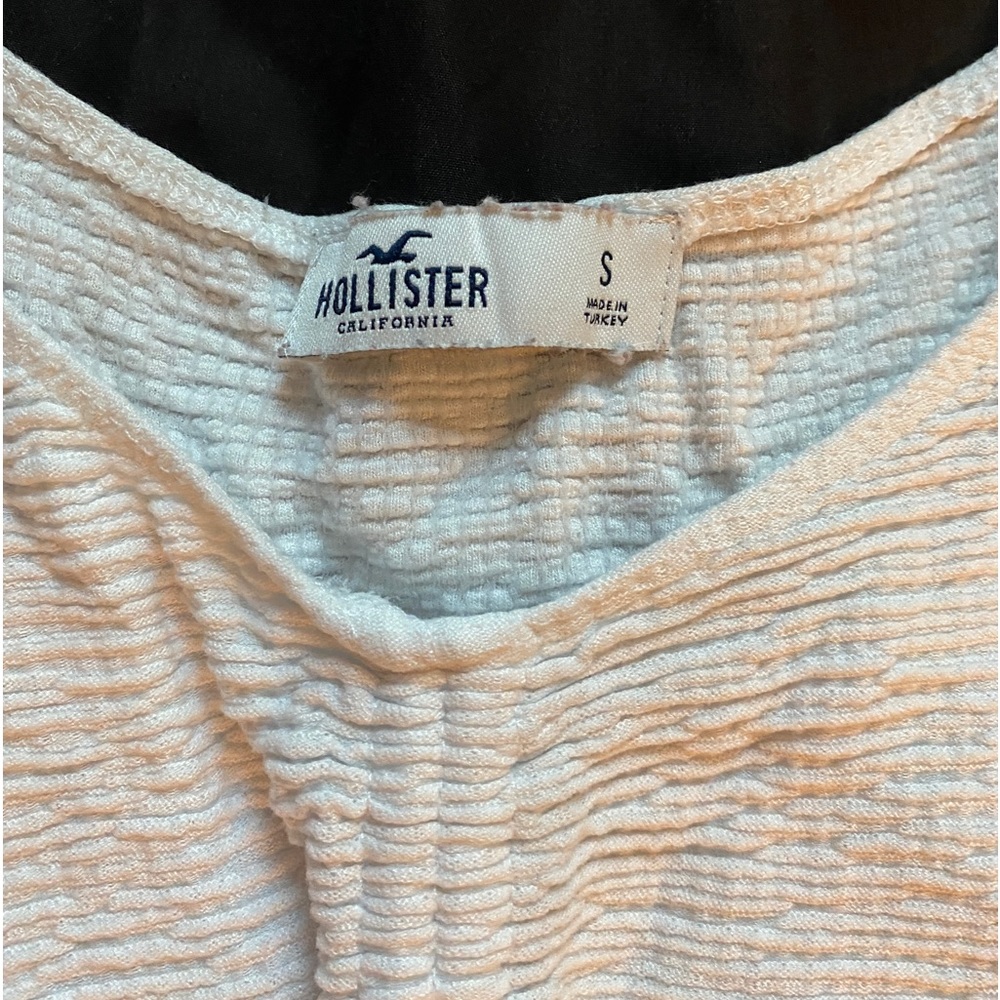 hollister ruffled crop top